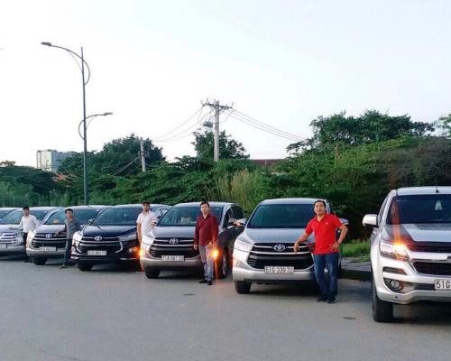Thuê xe ô tô cho chuyến đi thú vị